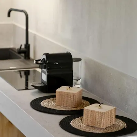 G&d * Plagia (Lesbos)