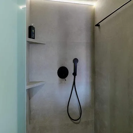 G&d * Plagia (Lesbos)